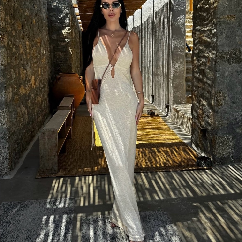 Elegant Cream Maxi Dress - Picture 1 of 2
